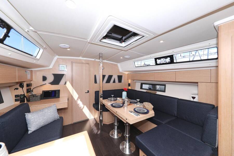 Bavaria C42 | First Light