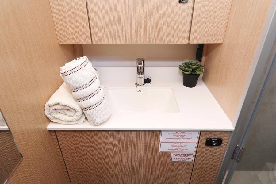 Bavaria C42 | First Light