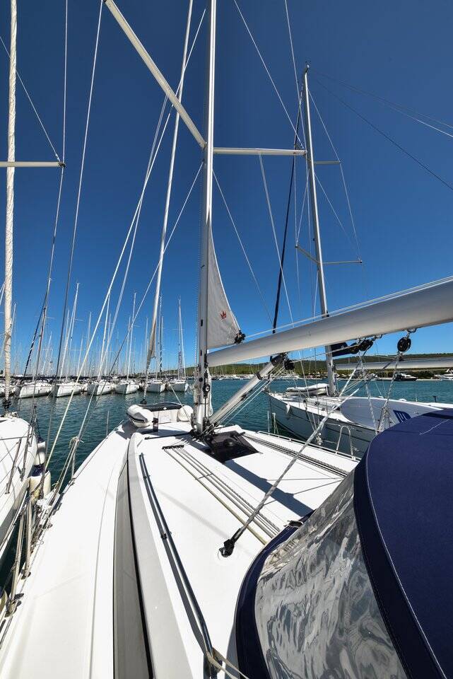 Bavaria C42  | Bella