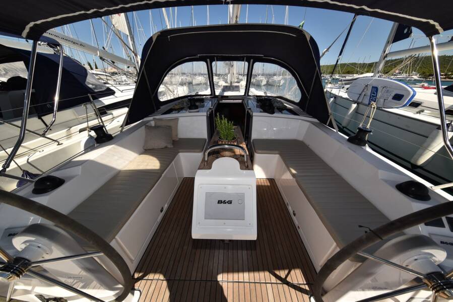 Bavaria C42  | Bella