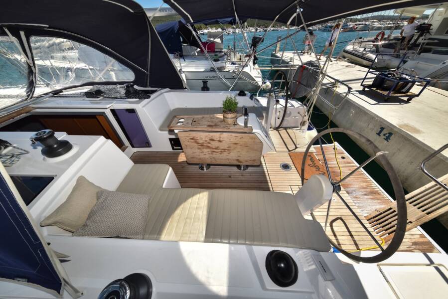 Bavaria C42  | Bella