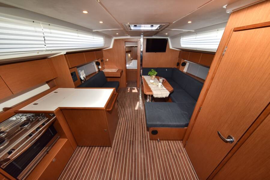 Bavaria C42  | Bella