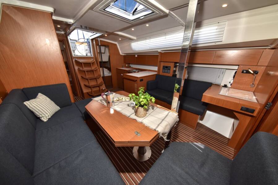 Bavaria C42  | Bella