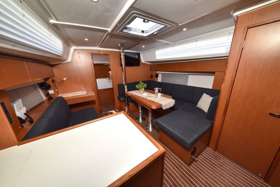 Bavaria C42  | Bella