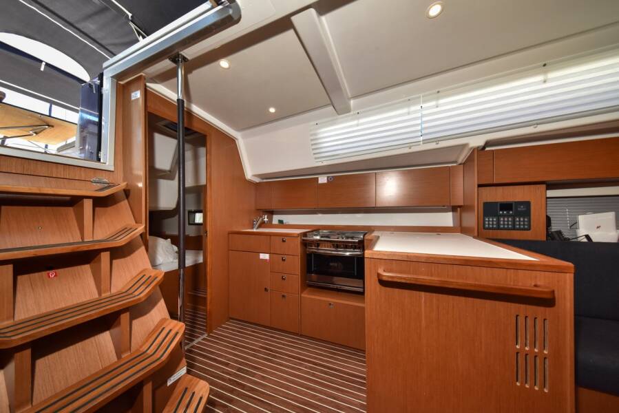 Bavaria C42  | Bella