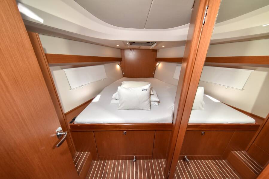 Bavaria C42  | Bella