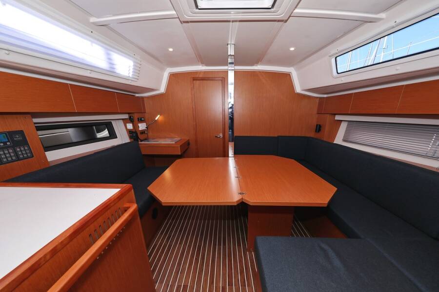 Bavaria C42  | SeaTime