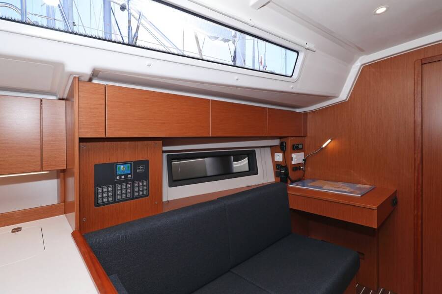 Bavaria C42  | SeaTime