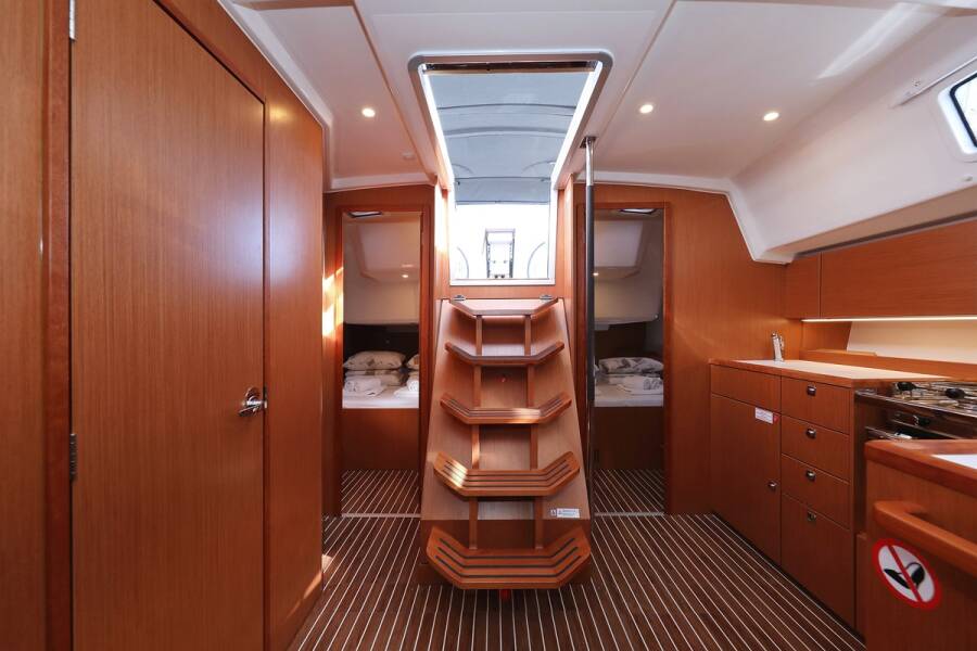 Bavaria C42  | SeaTime