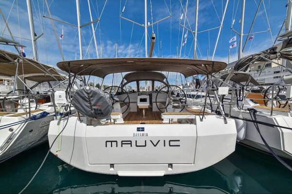 Bavaria C42 | Mauvic
