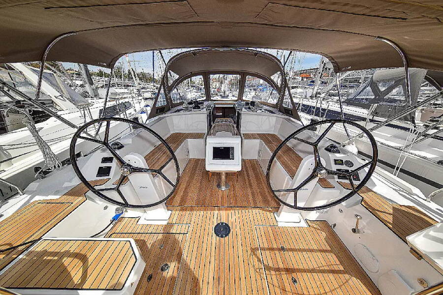 Bavaria C42  | PRESTIGE