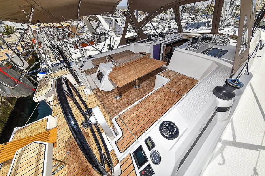 Bavaria C42  | PRESTIGE
