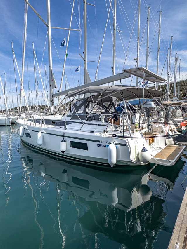 Bavaria C42  | Livia