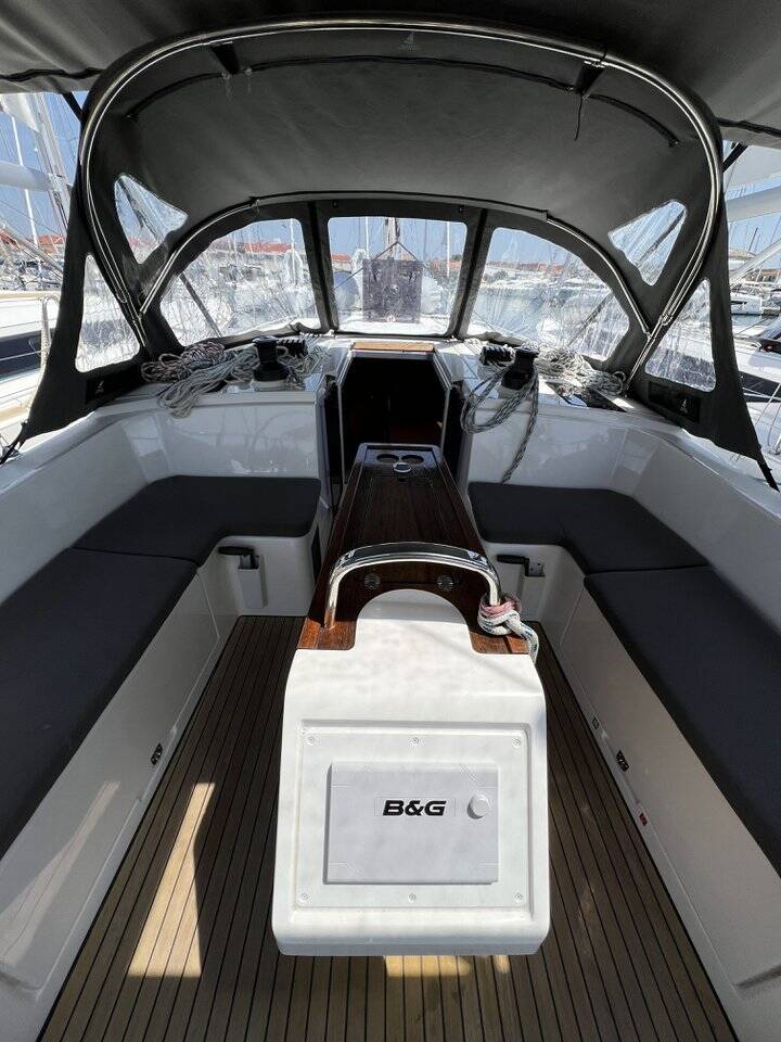 Bavaria C42  | Auka