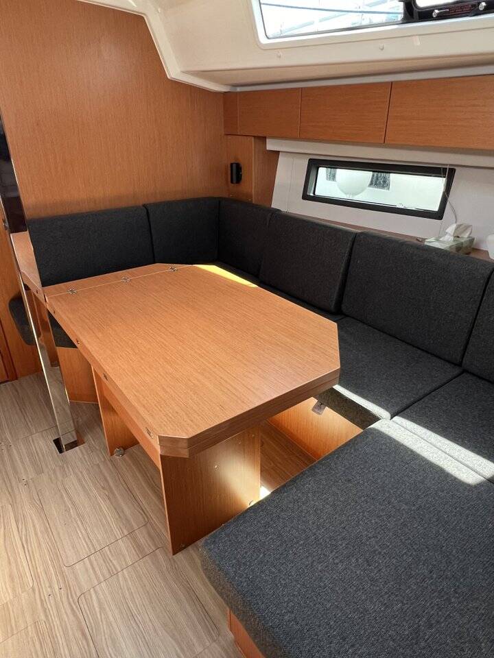 Bavaria C42  | Auka