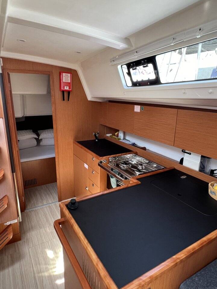 Bavaria C42  | Auka