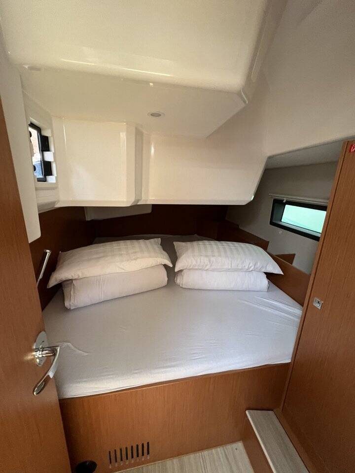 Bavaria C42  | Auka