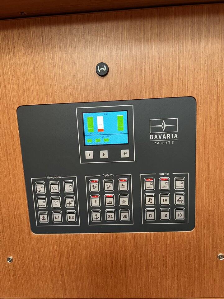Bavaria C42  | Auka