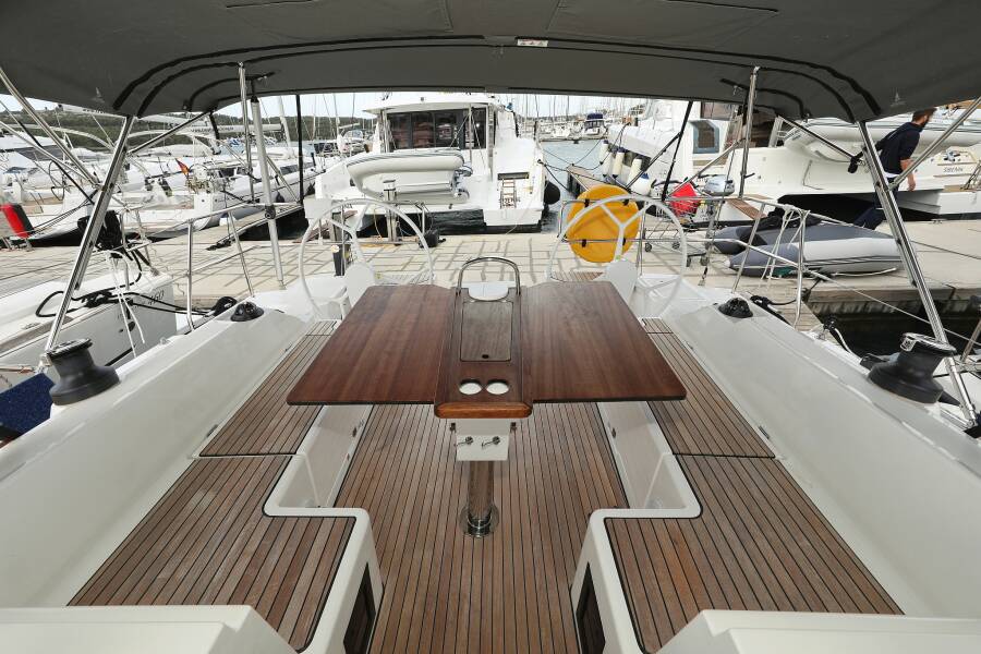 Bavaria C42  | Levente