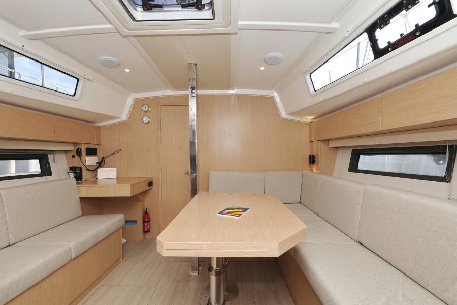 Bavaria C42  | Levente