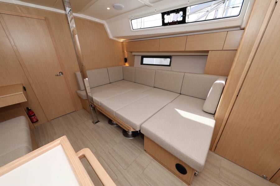 Bavaria C42  | Levente