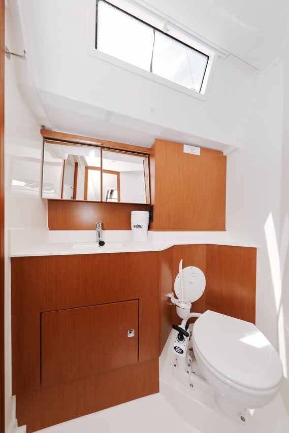 Bavaria C45 Holiday | Indigo