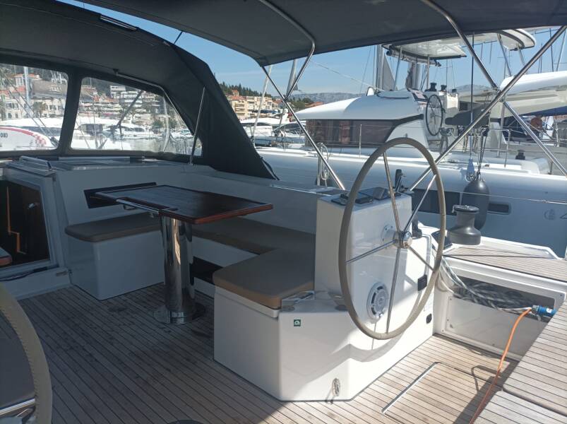 Bavaria C50  | Roza Deflores 2
