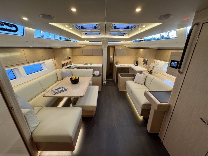 Bavaria C57 Style  | Mina