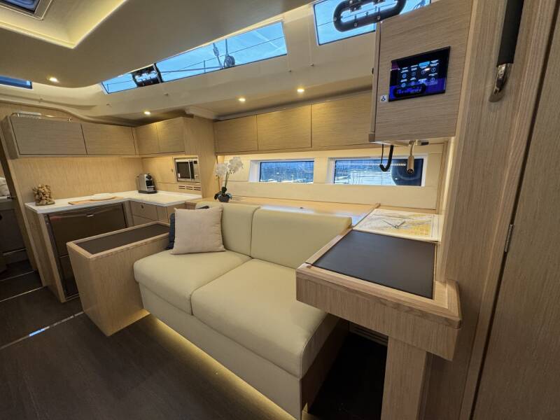Bavaria C57 Style  | Mina