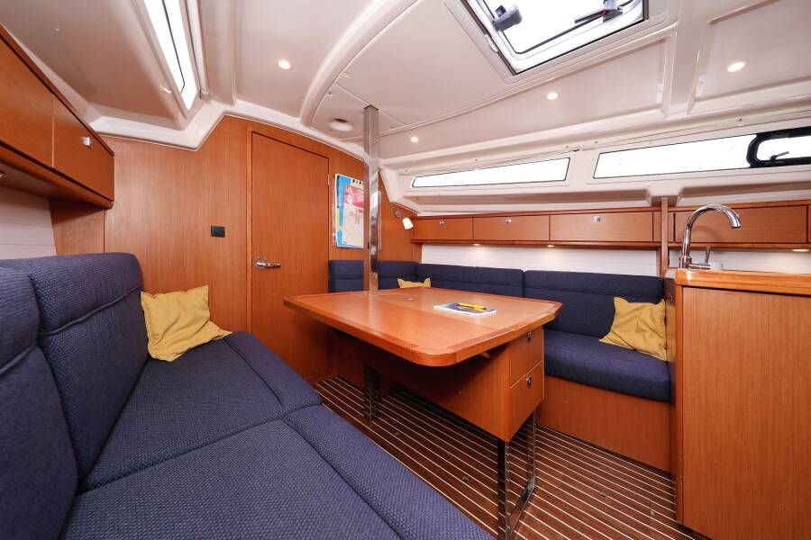 Bavaria Cruiser 33  | Homeoffice