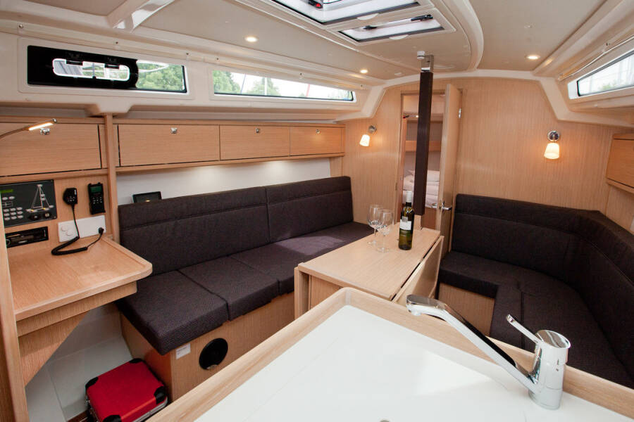 Bavaria Cruiser 34 Style  | Aston