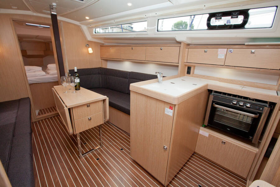 Bavaria Cruiser 34 Style  | Aston