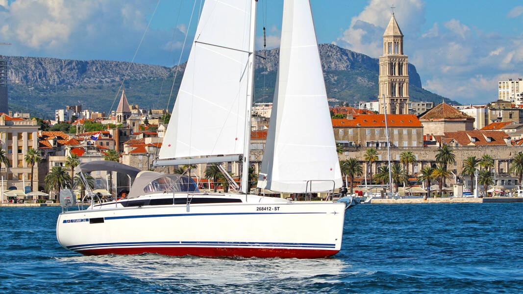 Bavaria Cruiser 34  | Artina