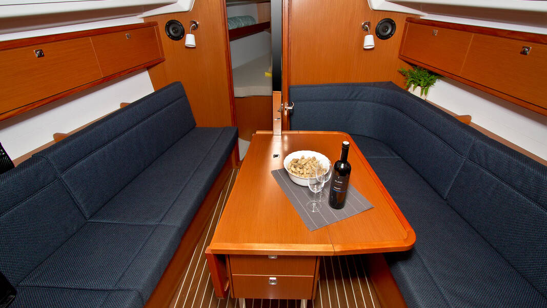 Bavaria Cruiser 34  | Artina