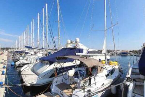 Bavaria Cruiser 34 | Lara