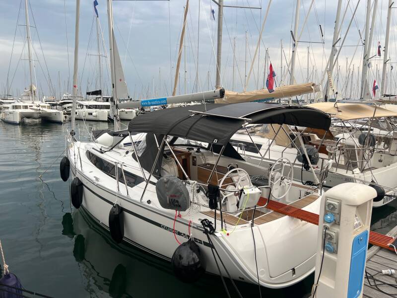 Bavaria Cruiser 34  | Happy
