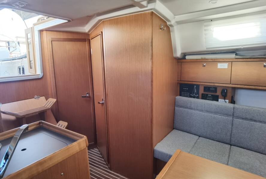 Bavaria Cruiser 34  | Happy