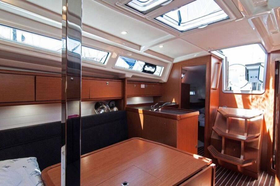 Bavaria Cruiser 34  | Adria Tina