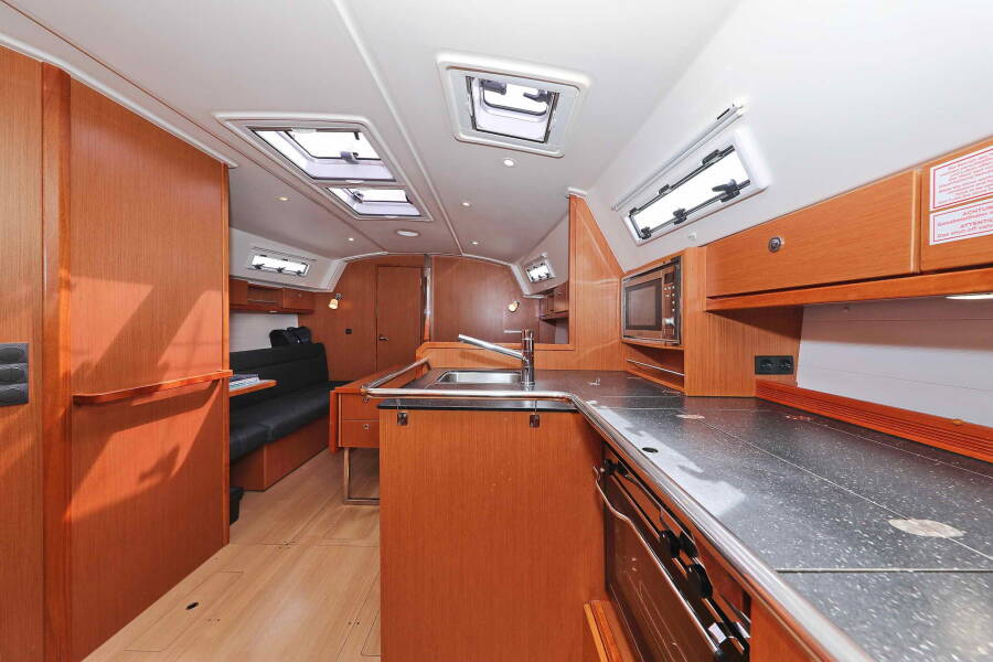 Bavaria Cruiser 36  | ECONOMY