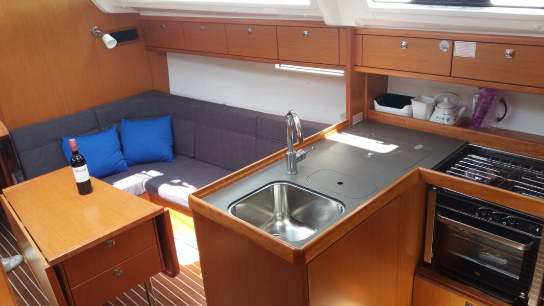 Bavaria Cruiser 37  | Xanax