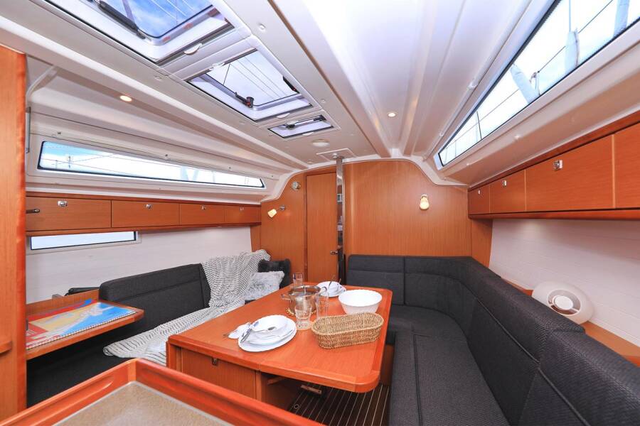 Bavaria Cruiser 37  | Westa