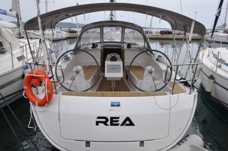 Bavaria Cruiser 37  | Rea