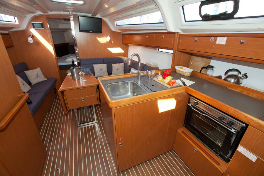 Bavaria Cruiser 37  | Gospoja