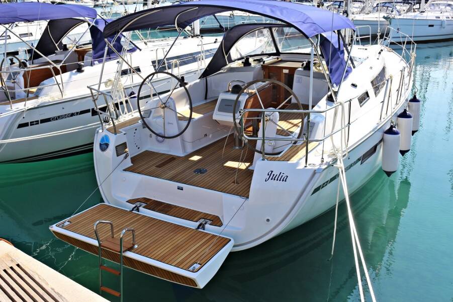 Bavaria Cruiser 37  | Julia