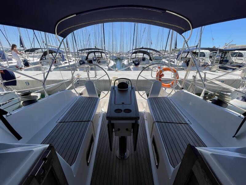 Bavaria Cruiser 37  | Julia