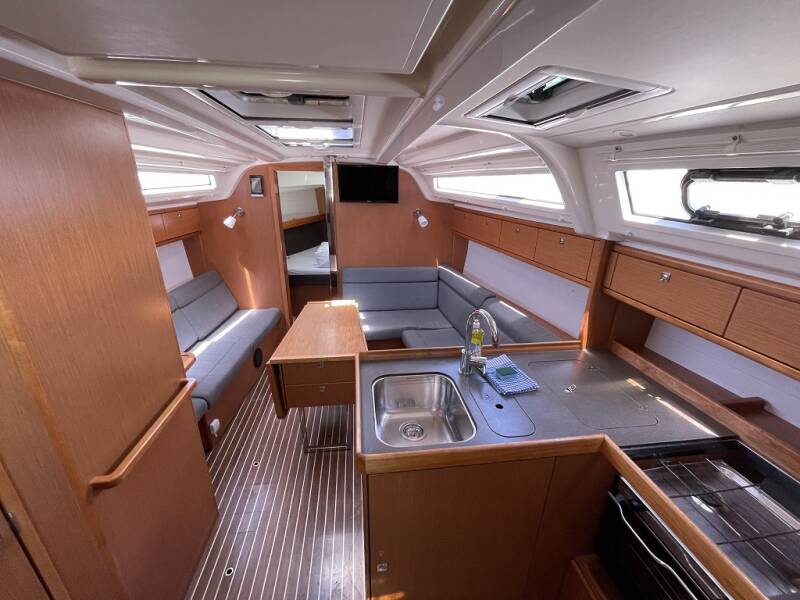 Bavaria Cruiser 37  | Julia