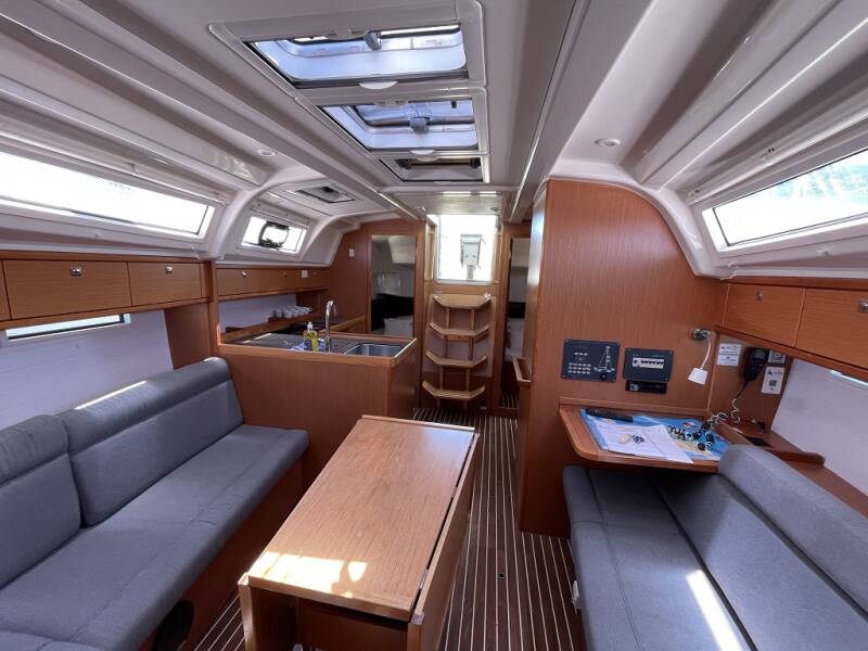Bavaria Cruiser 37  | Julia