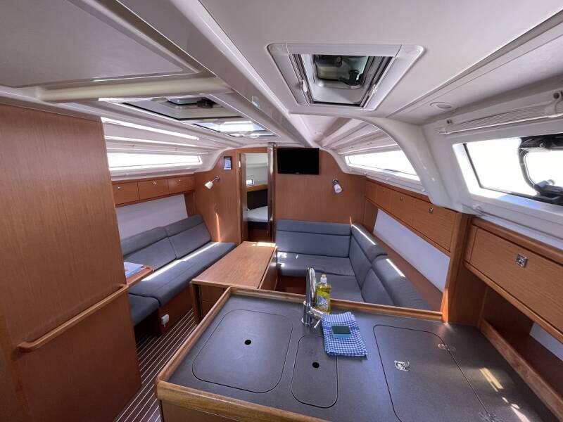 Bavaria Cruiser 37  | Julia