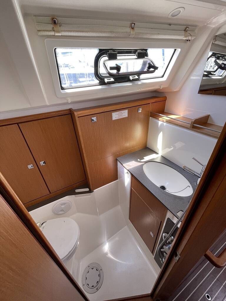 Bavaria Cruiser 37  | Julia