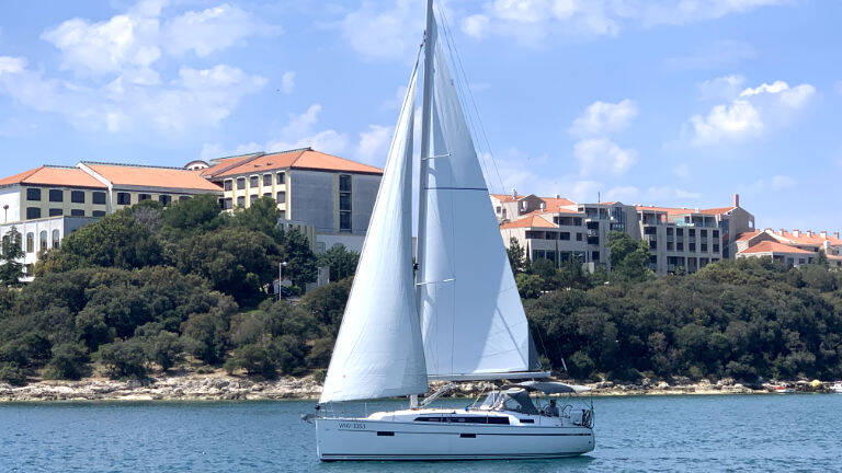 Bavaria Cruiser 37  | Bibi